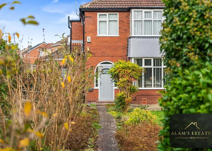 Spacious 4 Bedroom House - Ideal For Family And Contractors - Free Wifi And Free Parking Leeds (West Yorkshire)