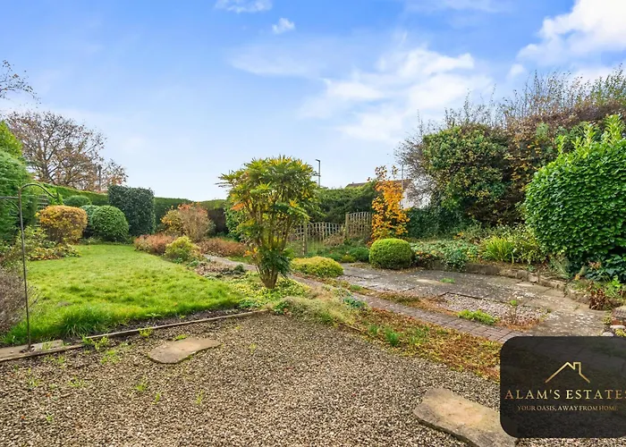 Spacious 4 Bedroom House - Ideal For Family And Contractors - Free Wifi And Free Parking Holiday home *