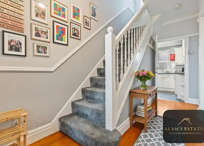 Spacious 4 Bedroom House - Ideal For Family And Contractors - Free Wifi And Free Parking