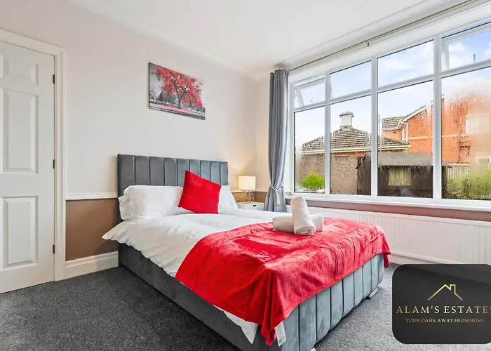 Holiday home Spacious 4 Bedroom House - Ideal For Family And Contractors - Free Wifi And Free Parking