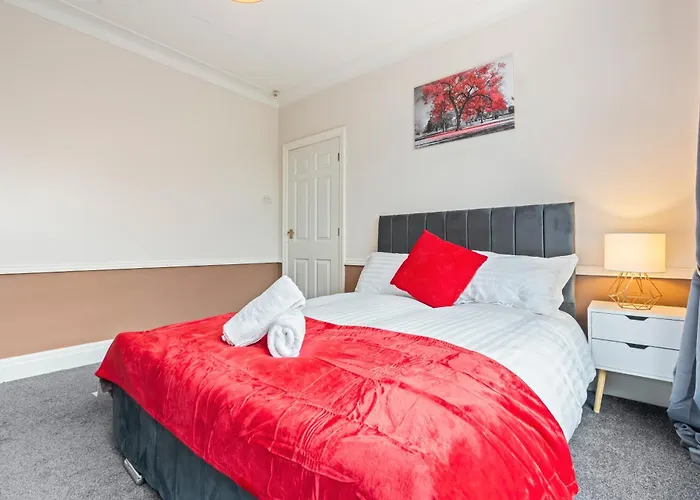 Holiday home Spacious 4 Bedroom House - Ideal For Family And Contractors - Free Wifi And Free Parking