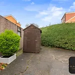 Spacious 4 Bedroom House - Ideal For Family And Contractors - Free Wifi And Free Parking