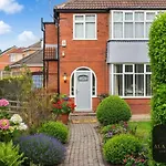 Spacious 4 Bedroom House - Ideal For Family And Contractors - Free Wifi And Free Parking