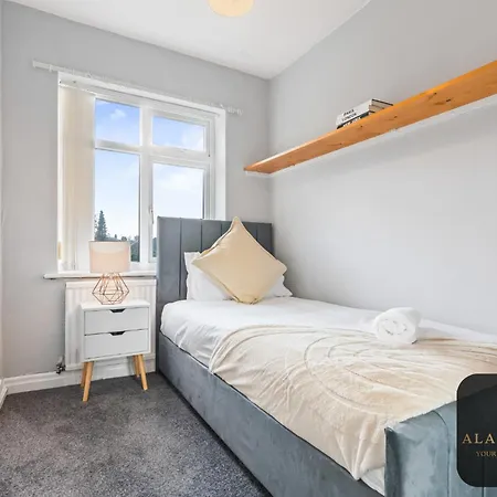 Spacious 4 Bedroom House - Ideal For Family And Contractors - Free Wifi And Free Parking