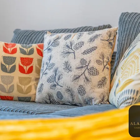 Spacious 4 Bedroom House - Ideal For Family And Contractors - Free Wifi And Free Parking * Leeds (West Yorkshire)