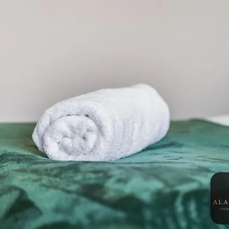 Feriehus Spacious 4 Bedroom House - Ideal For Family And Contractors - Free Wifi And Free Parking Leeds (West Yorkshire)