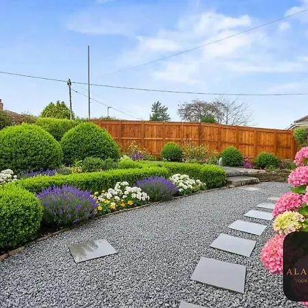 Spacious 4 Bedroom House - Ideal For Family And Contractors - Free Wifi And Free Parking * Leeds (West Yorkshire)