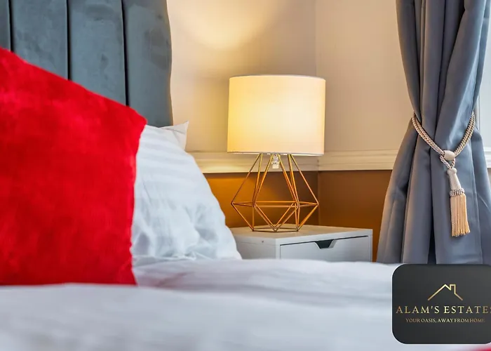 Spacious 4 Bedroom House - Ideal For Family And Contractors - Free Wifi And Free Parking Leeds (West Yorkshire)