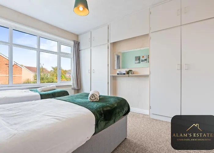 Spacious 4 Bedroom House - Ideal For Family And Contractors - Free Wifi And Free Parking * Leeds (West Yorkshire)