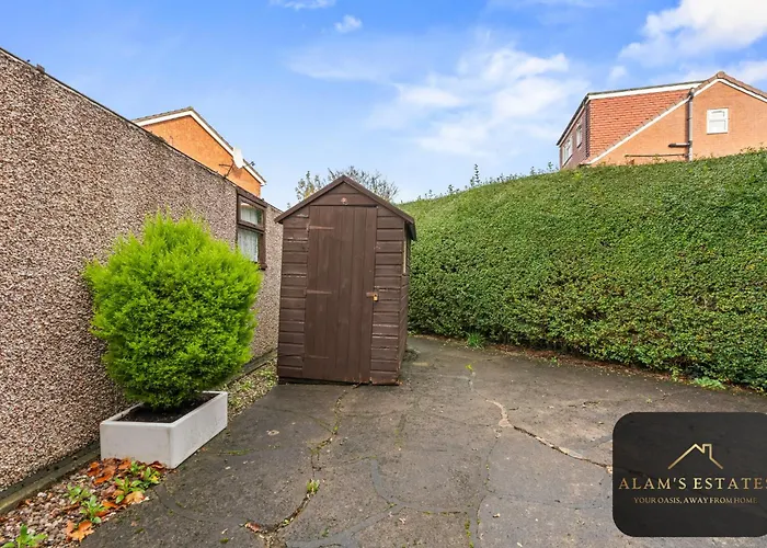 Spacious 4 Bedroom House - Ideal For Family And Contractors - Free Wifi And Free Parking