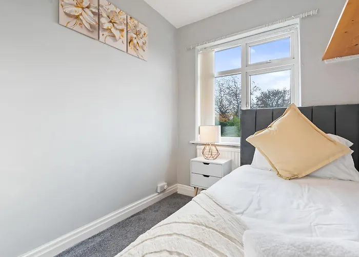 Сasa de vacaciones Spacious 4 Bedroom House - Ideal For Family And Contractors - Free Wifi And Free Parking Leeds (West Yorkshire)